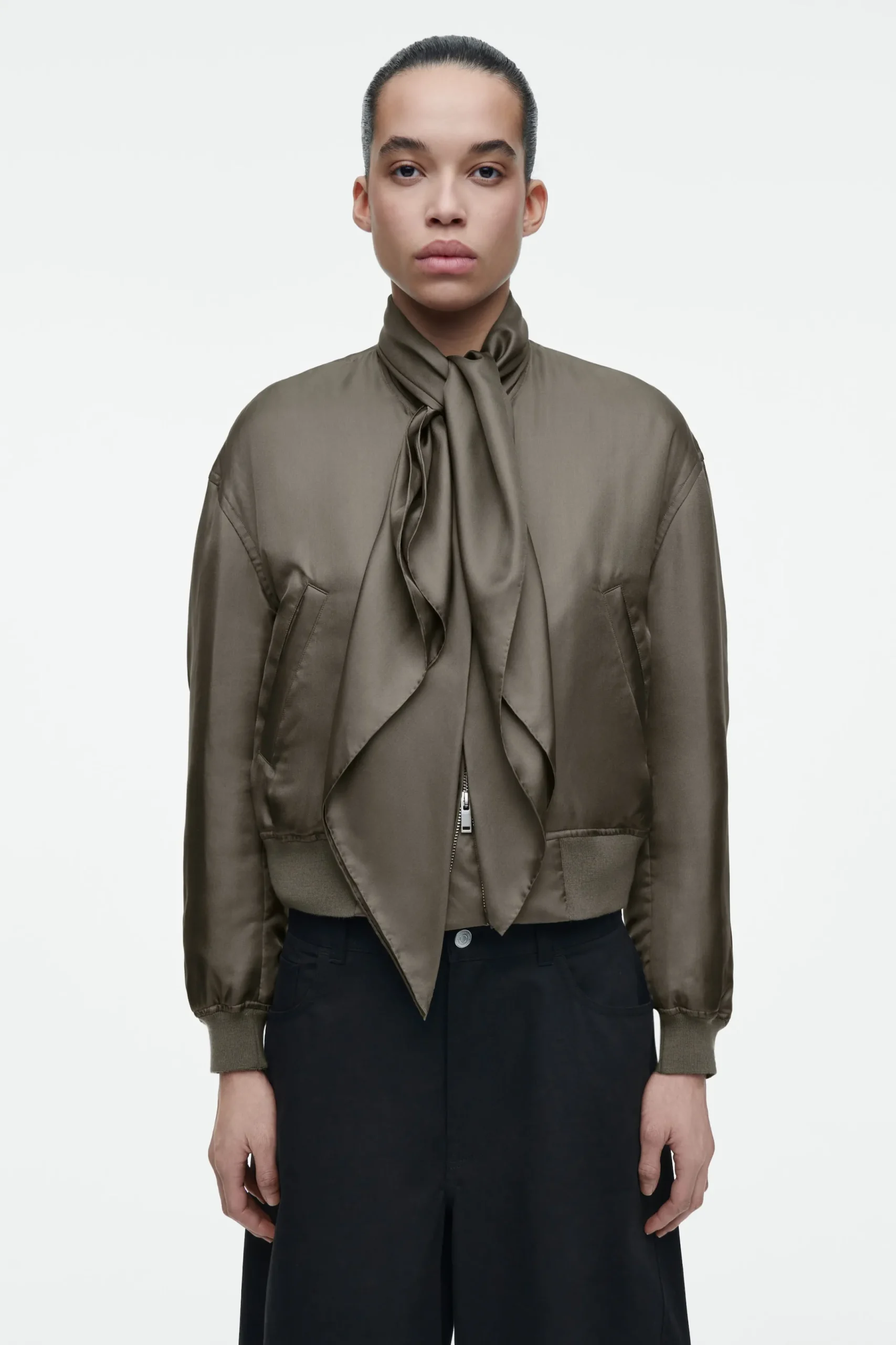 COS BLOUSON REMBOURRÉ À DÉTAIL FOULARD EN SOIE Best Sale