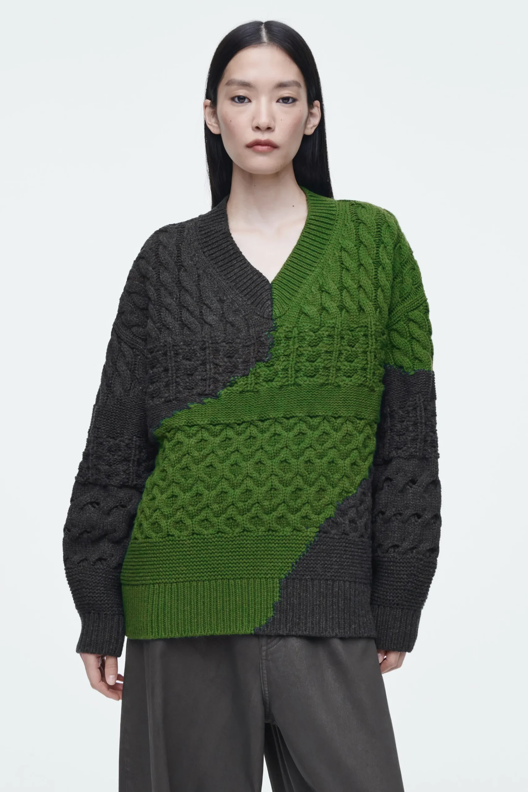 COS PULL EN LAINE MÉRINOS TORSADÉE À MOTIF ABSTRAIT ANTHRACITE / VERT Flash Sale